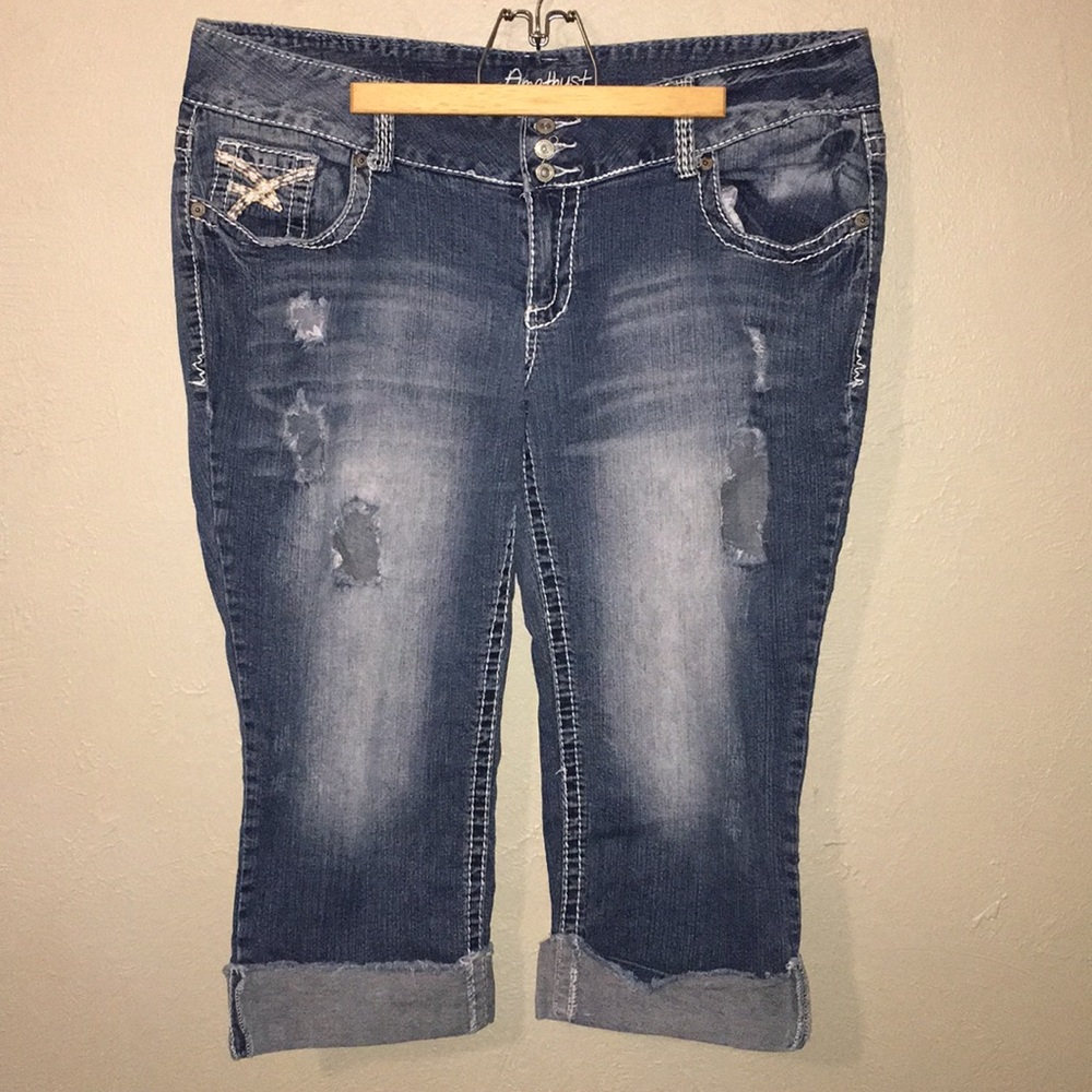 AMETHYST Darker Jean Capris.